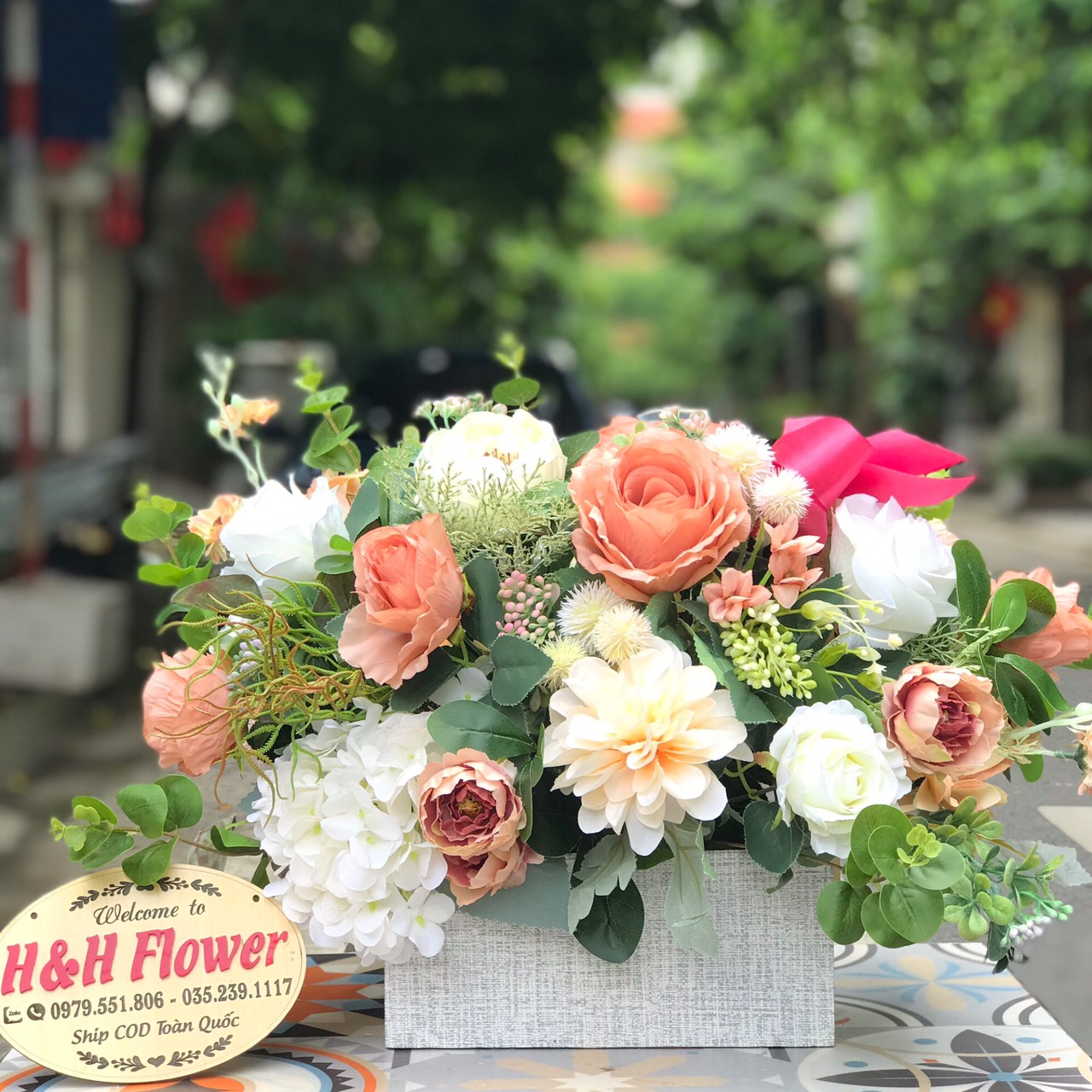 Giỏ hoa lụa đẹp tặng những dịp đặc biệt trong năm - Hoa Lụa HH
